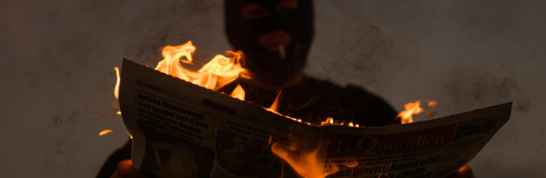 Notícias Populares Cover Image